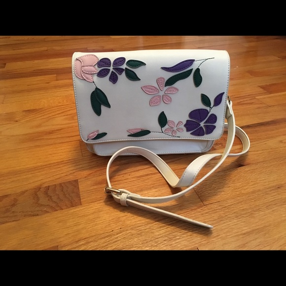 Charming Charlie Handbags - NWOT Charming Charlie’s floral purse